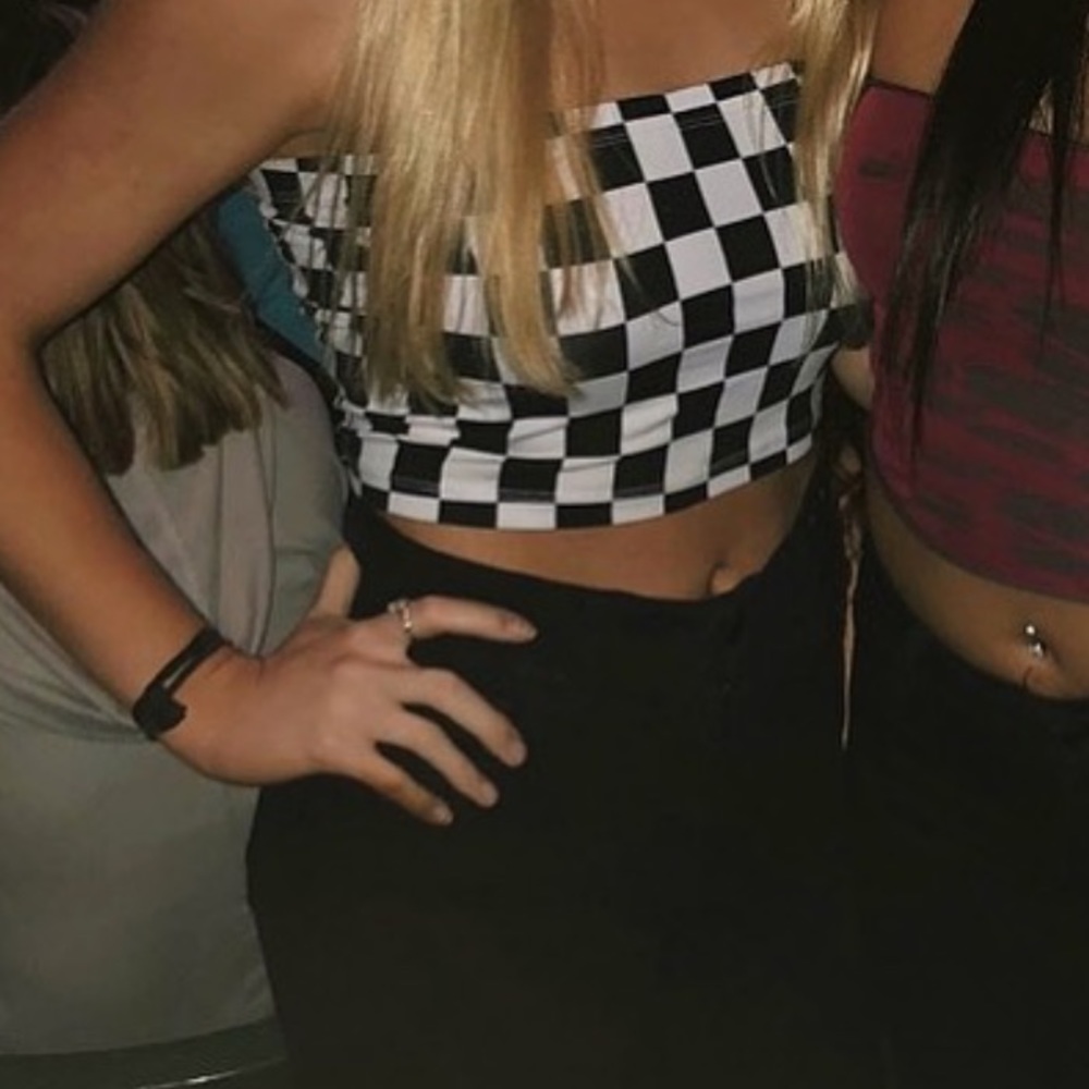 Checker tube top